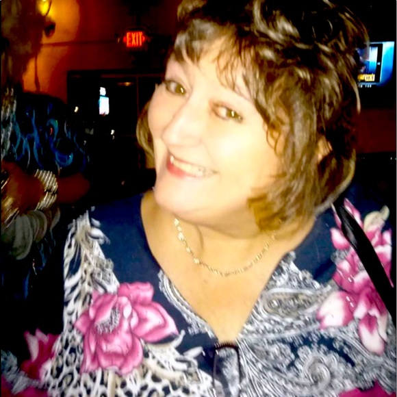 Meet your Posher, Denise - Picture 1 of 1